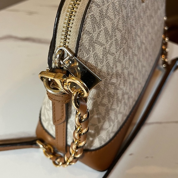 Michael Kors Jet Set Charm Crossbody - Picture 3 of 8